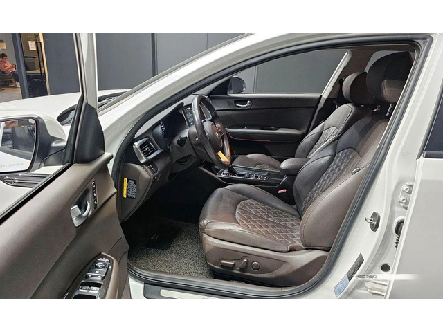 Kia K5 - автомобили, коли, обяви за нови и употребявани 9