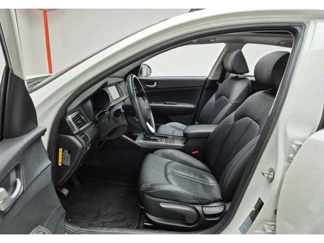 Kia K5 - автомобили, коли, обяви за нови и употребявани 9