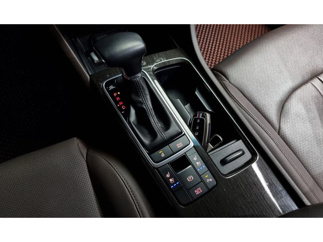 Kia K5 - автомобили, коли, обяви за нови и употребявани 8