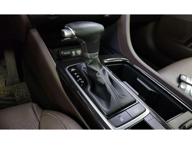 Kia K5 - автомобили, коли, обяви за нови и употребявани 8