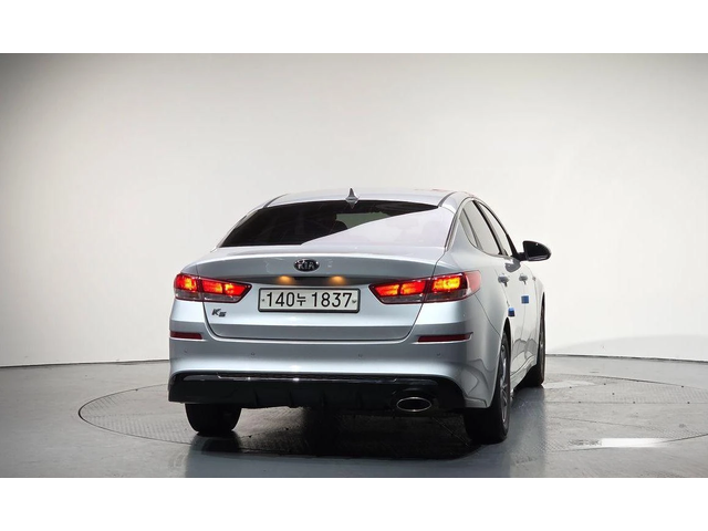 Kia K5 - автомобили, коли, обяви за нови и употребявани 3