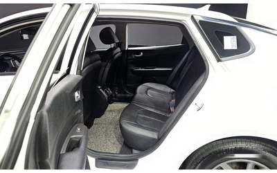 Kia K5 - автомобили, коли, обяви за нови и употребявани 10