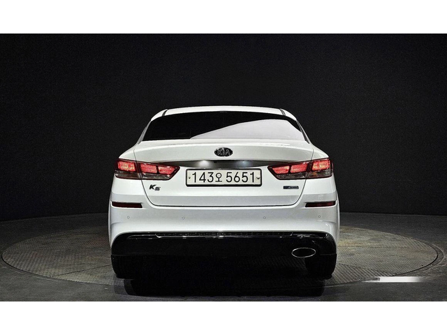 Kia K5 - автомобили, коли, обяви за нови и употребявани 3