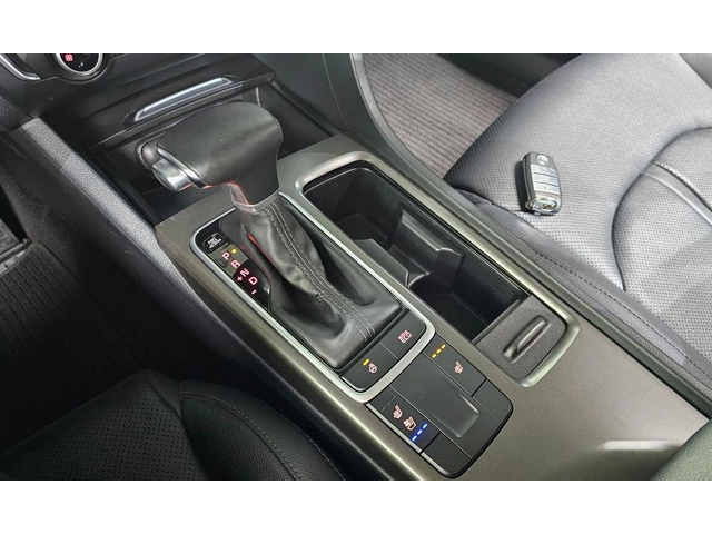 Kia K5 - автомобили, коли, обяви за нови и употребявани 8