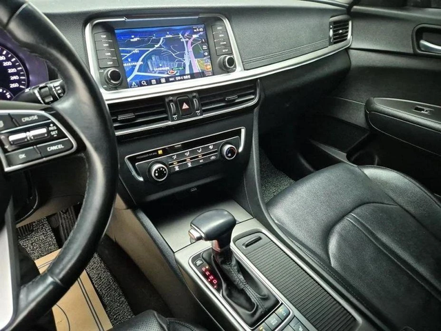 Kia K5 - автомобили, коли, обяви за нови и употребявани 8