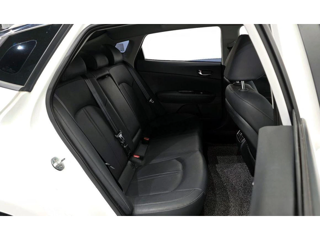 Kia K5 - автомобили, коли, обяви за нови и употребявани 11