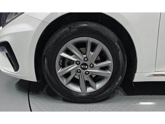 Kia K5 - автомобили, коли, обяви за нови и употребявани 4