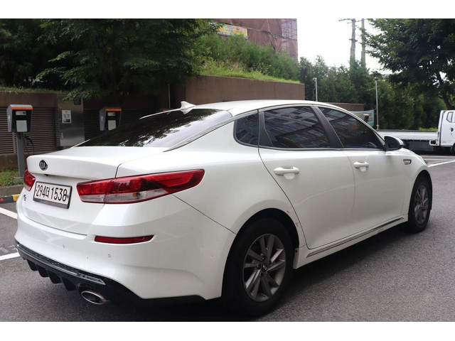 Kia K5 - автомобили, коли, обяви за нови и употребявани 3