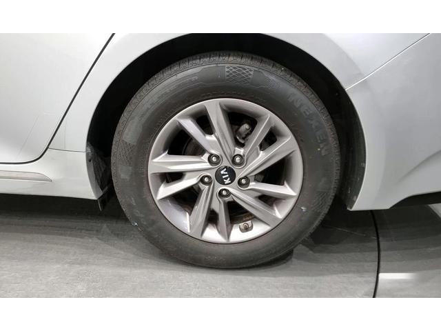 Kia K5 - автомобили, коли, обяви за нови и употребявани 5