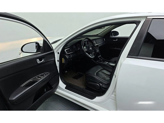 Kia K5 - автомобили, коли, обяви за нови и употребявани 10