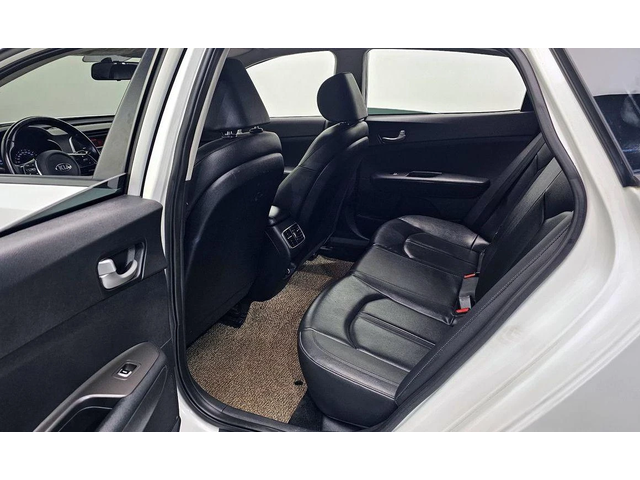 Kia K5 - автомобили, коли, обяви за нови и употребявани 12