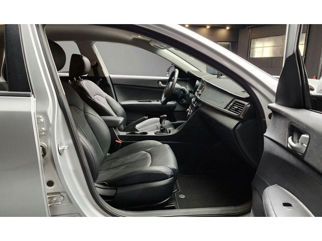 Kia K5 - автомобили, коли, обяви за нови и употребявани 9