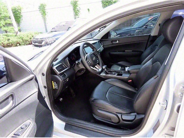 Kia K5 - автомобили, коли, обяви за нови и употребявани 4