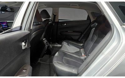 Kia K5 - автомобили, коли, обяви за нови и употребявани 12