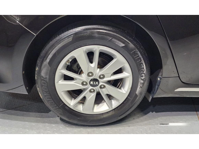 Kia K5 - автомобили, коли, обяви за нови и употребявани 4