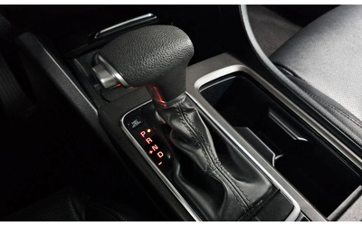 Kia K5 - автомобили, коли, обяви за нови и употребявани 8