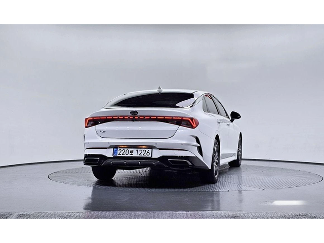 Kia K5 - автомобили, коли, обяви за нови и употребявани 3