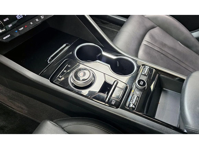 Kia K5 - автомобили, коли, обяви за нови и употребявани 8