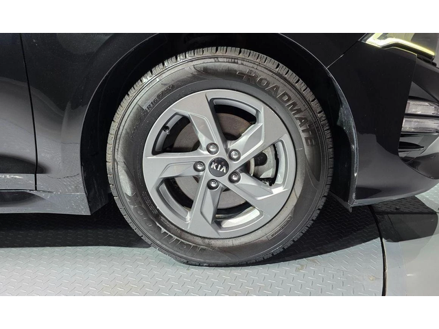 Kia K5 - автомобили, коли, обяви за нови и употребявани 4