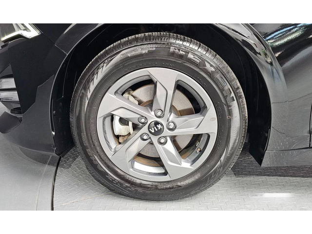 Kia K5 - автомобили, коли, обяви за нови и употребявани 4