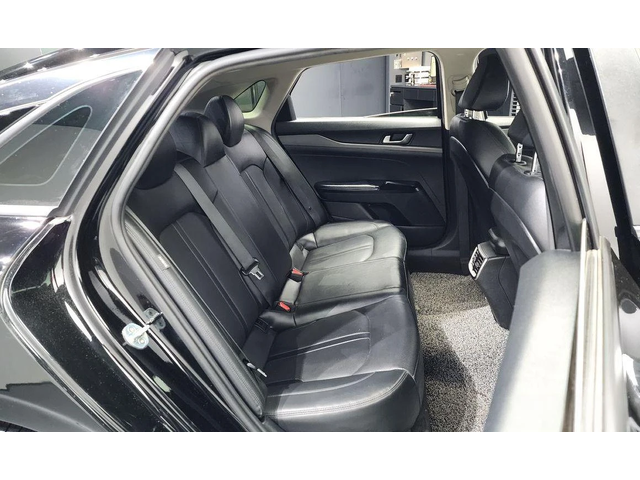 Kia K5 - автомобили, коли, обяви за нови и употребявани 11