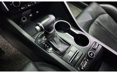 Kia K5 - автомобили, коли, обяви за нови и употребявани 8