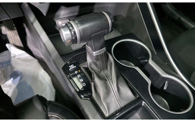 Kia K5 - автомобили, коли, обяви за нови и употребявани 8