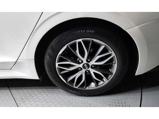 Kia K5 - автомобили, коли, обяви за нови и употребявани 4