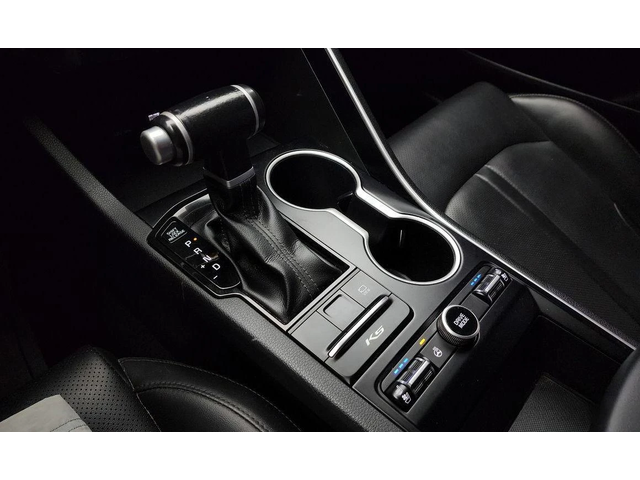 Kia K5 - автомобили, коли, обяви за нови и употребявани 8