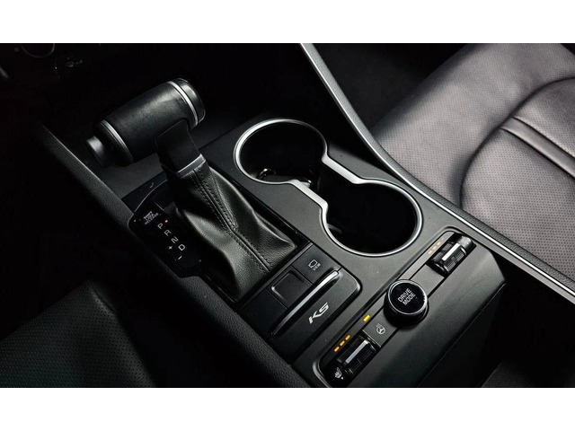 Kia K5 - автомобили, коли, обяви за нови и употребявани 8