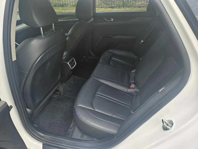 Kia K5 - автомобили, коли, обяви за нови и употребявани 10