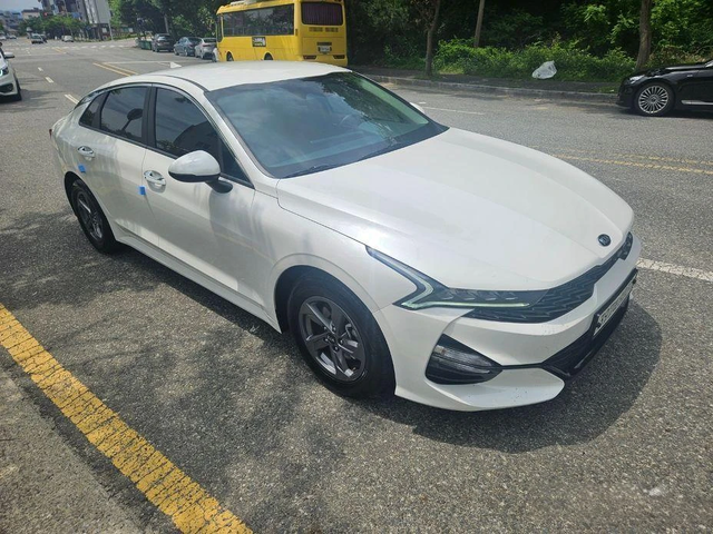 Kia K5 - автомобили, коли, обяви за нови и употребявани 1