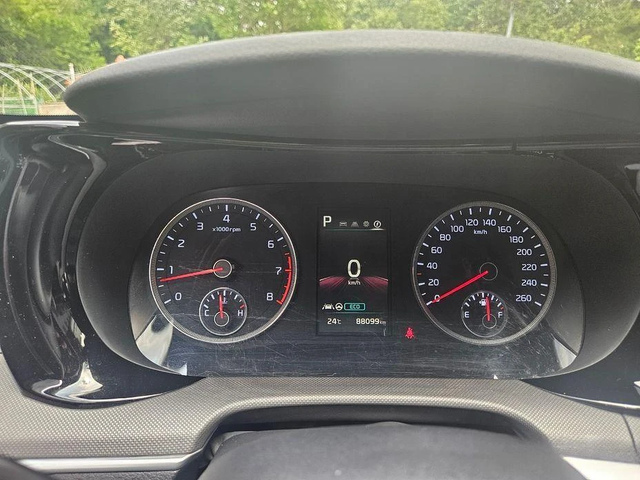 Kia K5 - автомобили, коли, обяви за нови и употребявани 8