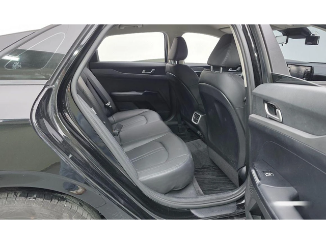 Kia K5 - автомобили, коли, обяви за нови и употребявани 11