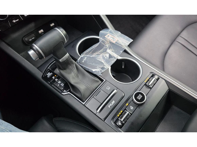 Kia K5 - автомобили, коли, обяви за нови и употребявани 8