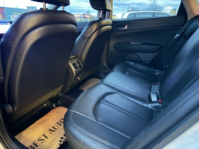 KIA K5 - автомобили, коли, обяви за нови и употребявани 14