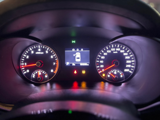 KIA K5 - автомобили, коли, обяви за нови и употребявани 17