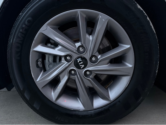 KIA K5 - автомобили, коли, обяви за нови и употребявани 22