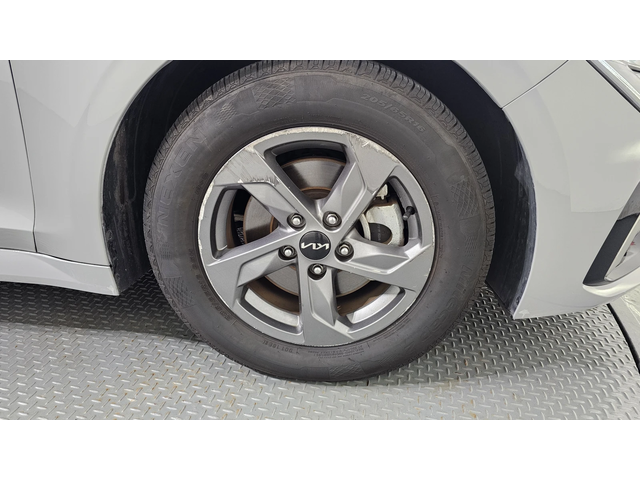 Kia K5 2.0LPI TRENDY autogeorge.com - автомобили, коли, обяви за нови и употребявани 4