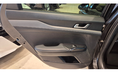 KIA K5 - автомобили, коли, обяви за нови и употребявани 21