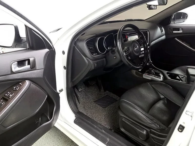 Kia K5 Lpi Luxury - автомобили, коли, обяви за нови и употребявани 9