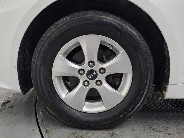 Kia K5 Lpi Deluxe - автомобили, коли, обяви за нови и употребявани 4