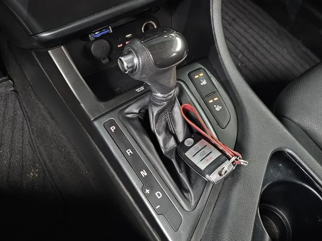 Kia K5 Lpi Deluxe - автомобили, коли, обяви за нови и употребявани 8