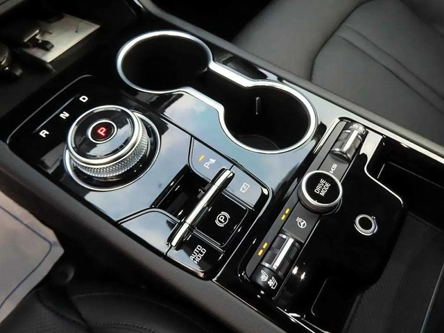 Kia K5 Hybrid 3Rd Generation Noblesse - автомобили, коли, обяви за нови и употребявани 7