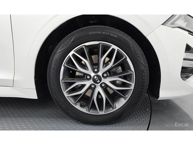 Kia K5 2.0 Trendy* ПОДГРЕВ* LANE ASSIST* CARPLAY* - автомобили, коли, обяви за нови и употребявани 4