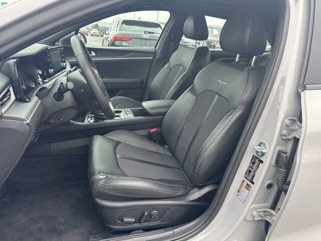 Kia K5 - автомобили, коли, обяви за нови и употребявани 15