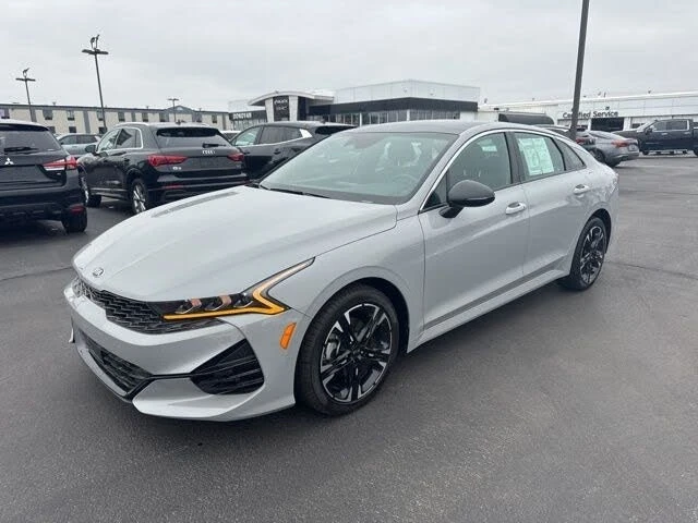 Kia K5 - автомобили, коли, обяви за нови и употребявани 2