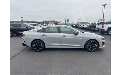 Kia K5 - автомобили, коли, обяви за нови и употребявани 6