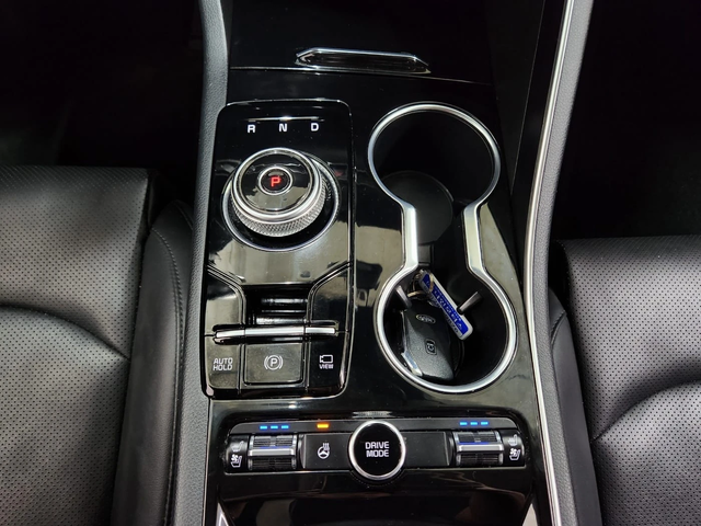 Kia K5 2.0 LPG Trendy * ПАНО* ДЖОЙСТИК* ОЧАКВАН ВНОС* - автомобили, коли, обяви за нови и употребявани 3