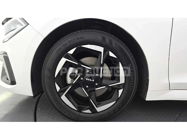Kia K5 - автомобили, коли, обяви за нови и употребявани 5